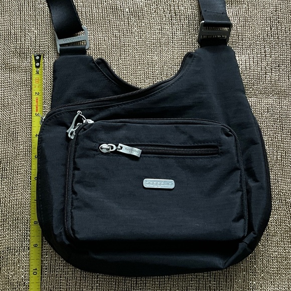 Baggallini Black Nylon Crossbody Bag, Great condition! - Picture 5 of 5